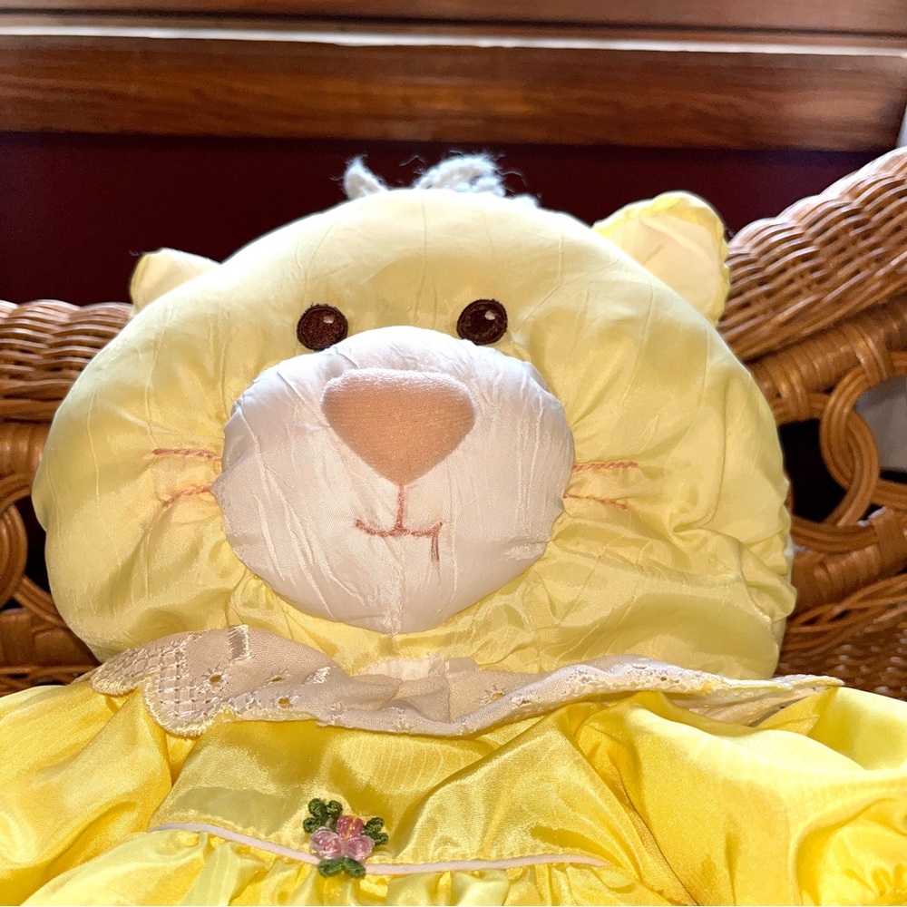 PUFFALUMP Fisher Price Yellow Cat Plush 1986 Toy FP 8002